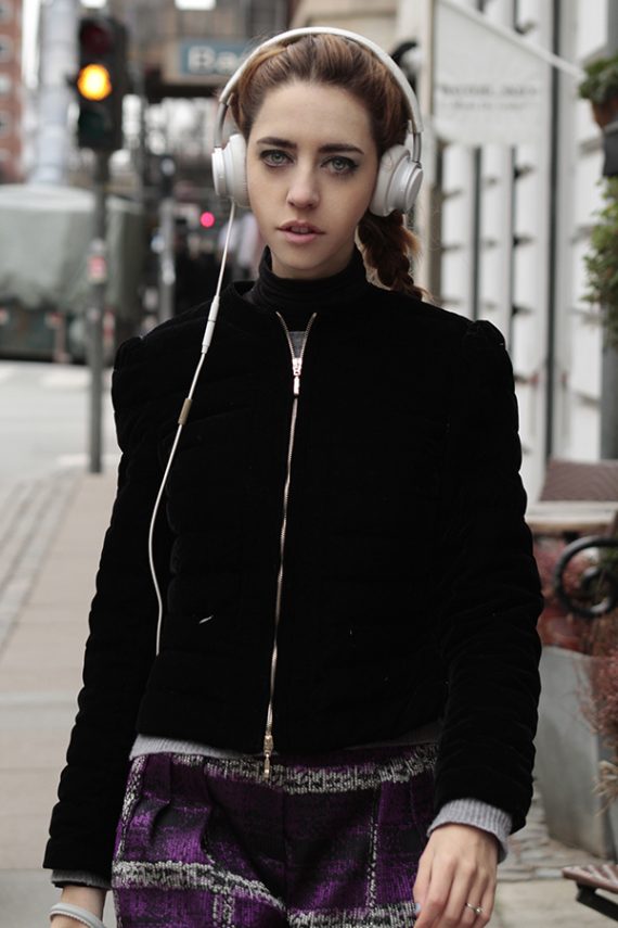 samantha_dereviziis_philips_philpssound_philipss