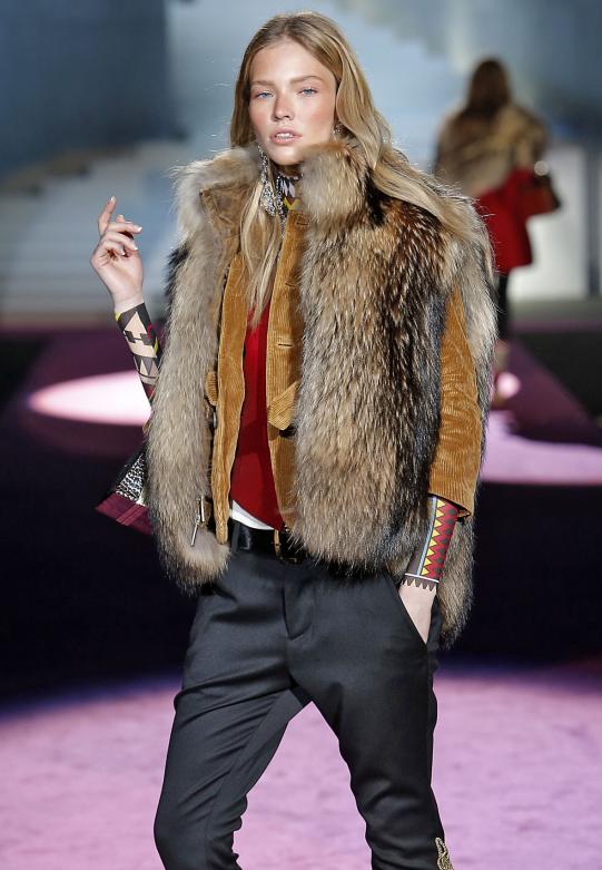 fur vest dsquared2
