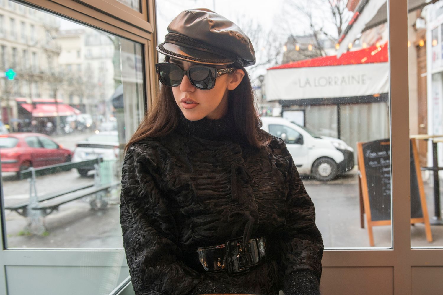 details of the fur tailleur